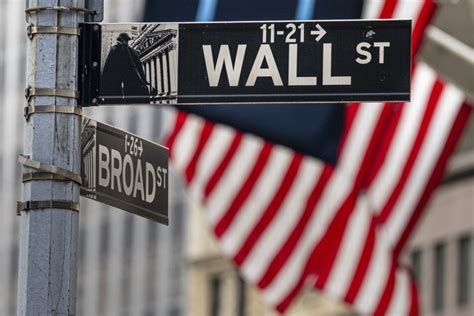 Stock market today: Wall Street holds firmer after three-week slide as Big Tech stocks rebound